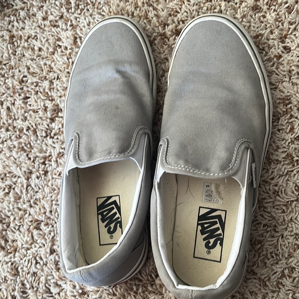 Light gray, unisex Bans! Great condition.